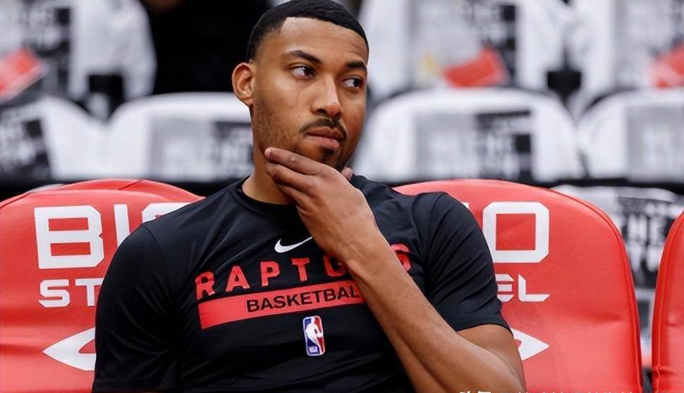 爵士惨败忏悔齐聚,全队失误太多导致香波特受伤 爵士惨败忏悔齐聚,全队失误太多导致香波特受伤