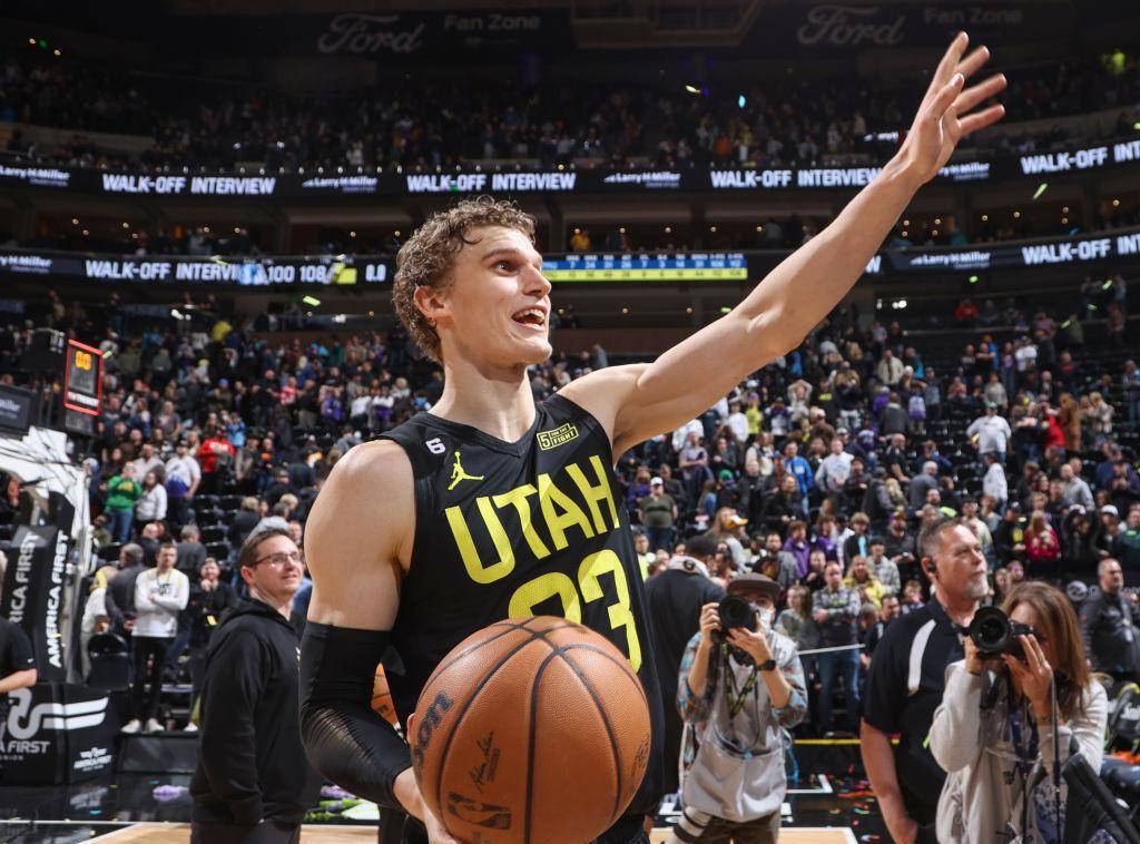 爵士惨败忏悔齐聚,全队失误太多导致香波特受伤 爵士惨败忏悔齐聚,全队失误太多导致香波特受伤