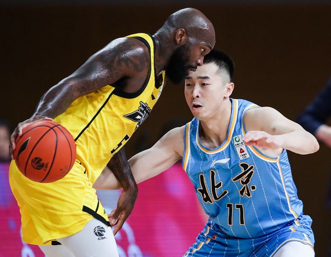 包含标准列日取得胜利，晋级希望更大的词条