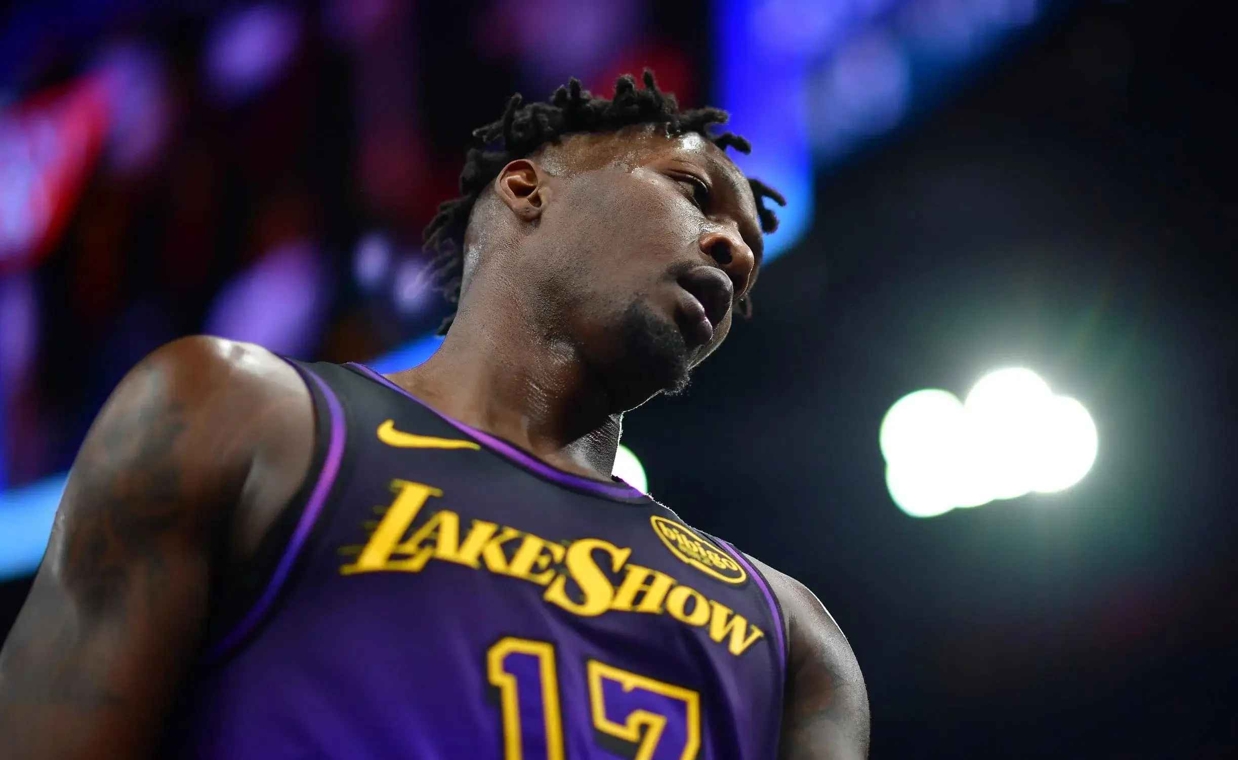 湖人新援表现超预期,球队士气大涨的简单介绍 湖人新援表现超预期,球队士气大涨的简单介绍