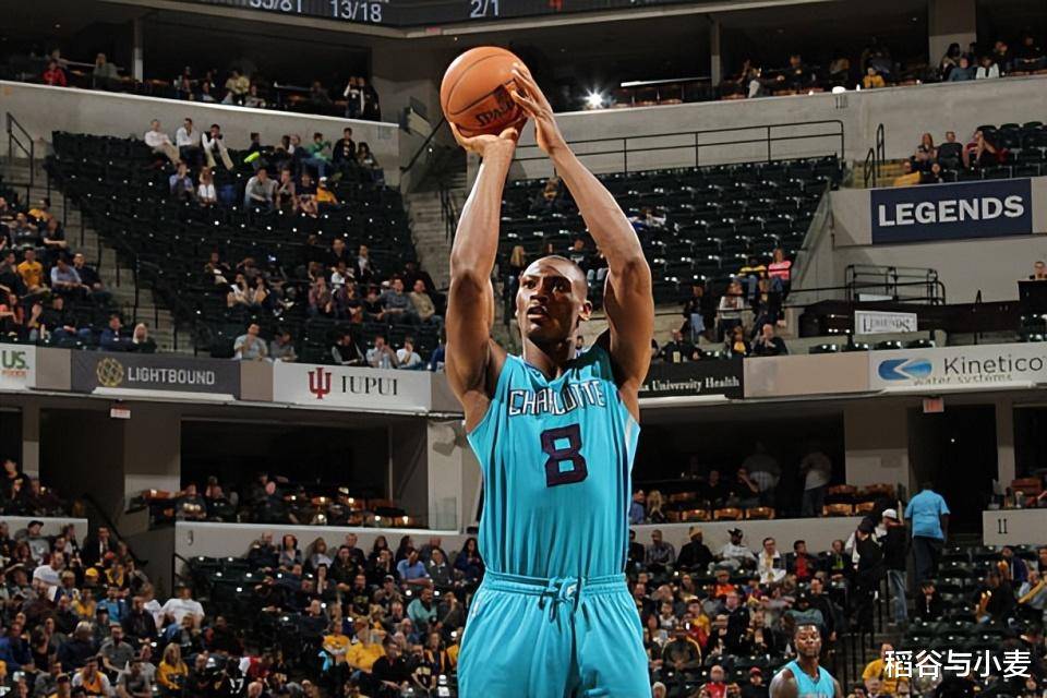 包含马刺老将突然宣布退役，球迷为他送别动容的词条