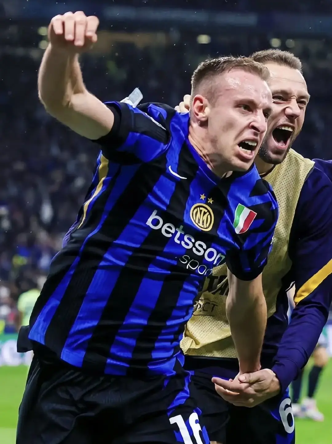 巴塞罗那客场战平晋级欧冠16强的简单介绍