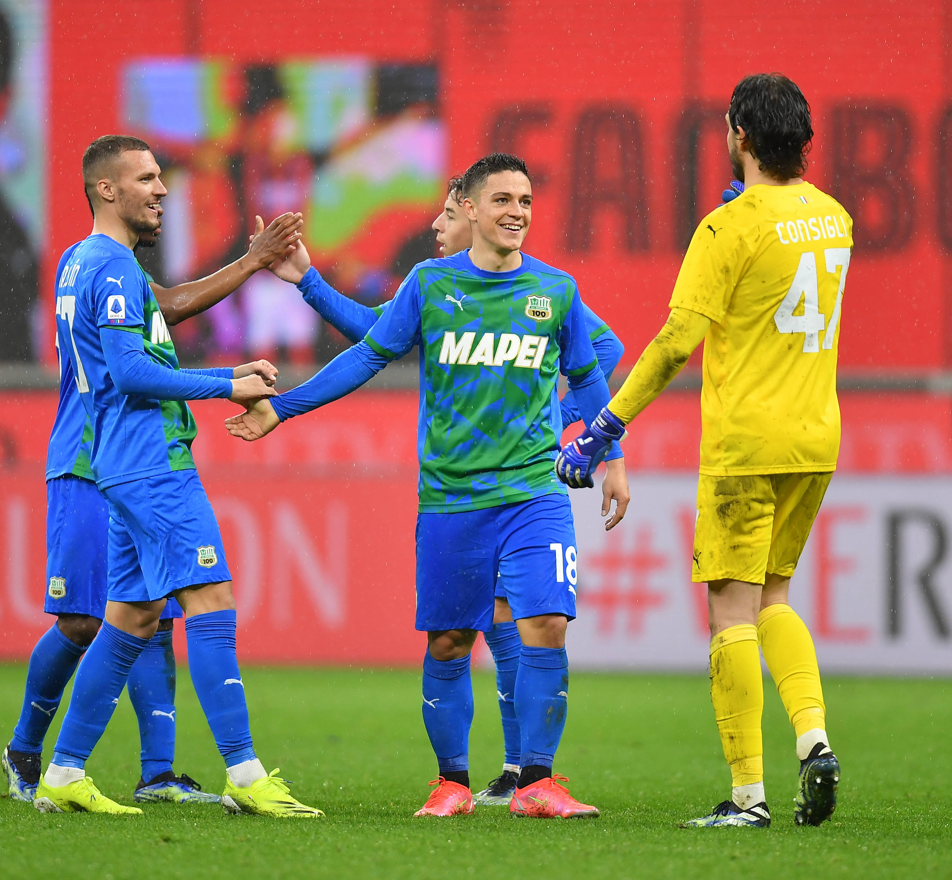 关于利沃诺主场逼平克罗托内，争夺胜利的信息