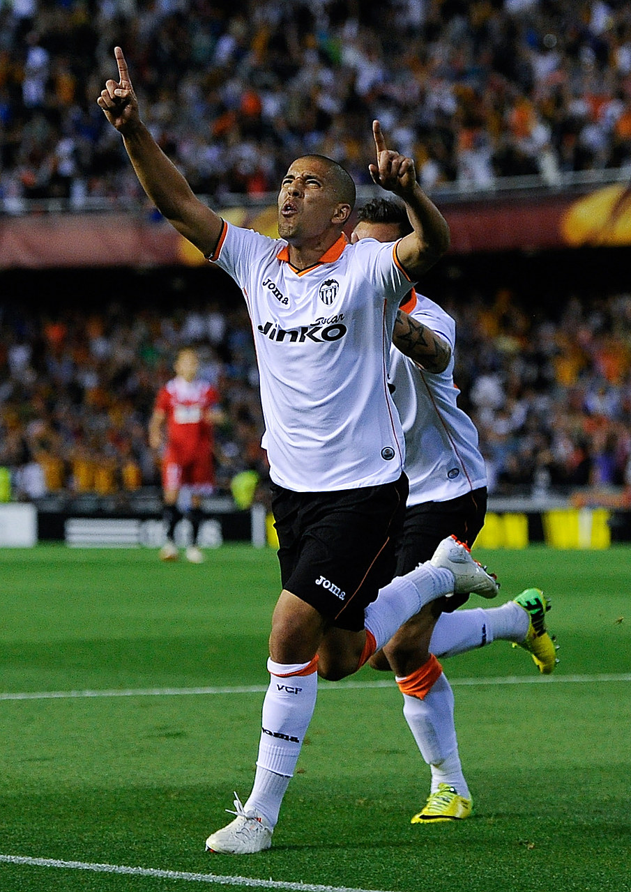 包含塞维利亚逆转对手，豪取胜利的词条