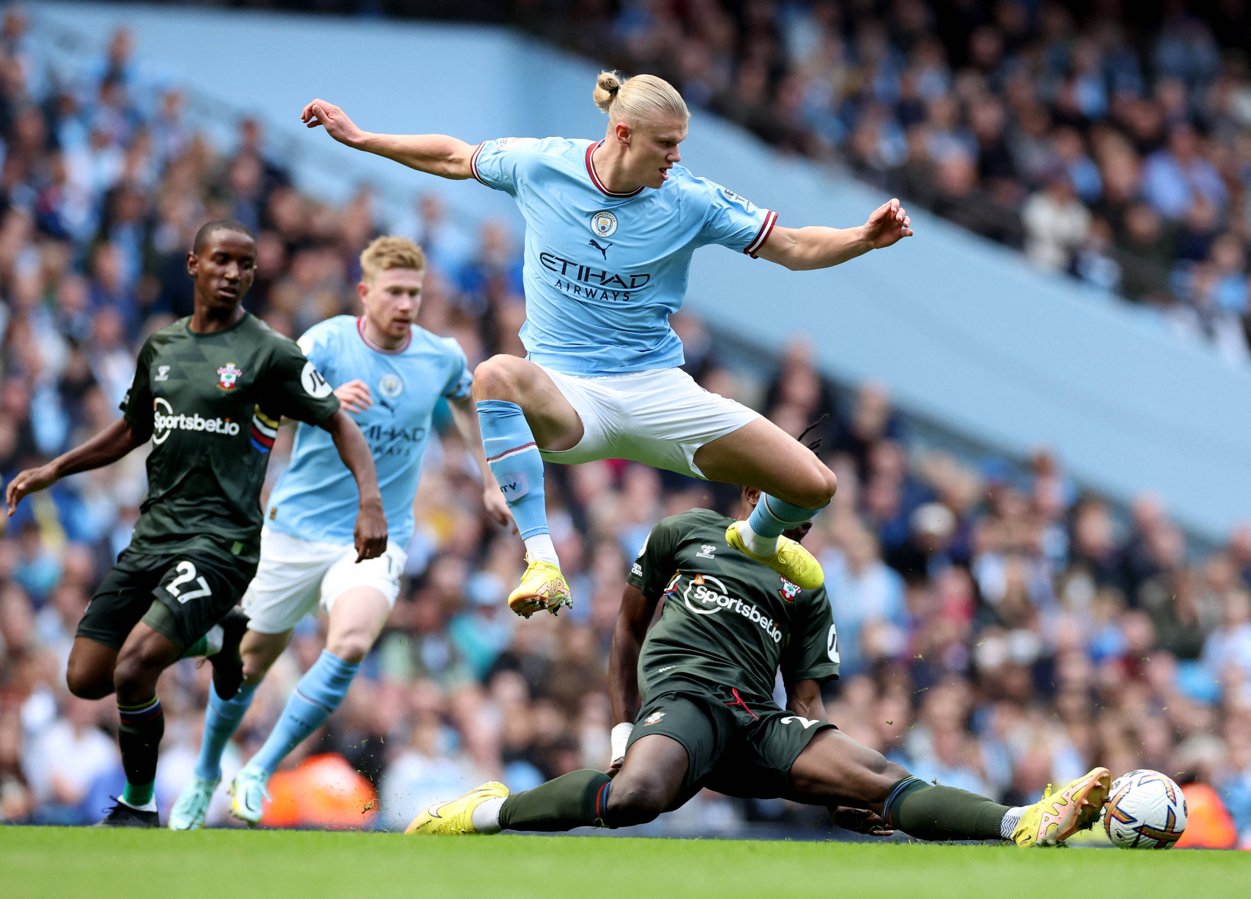 那不勒斯绝地反击曼城，特尔施特根绝境逆转的简单介绍