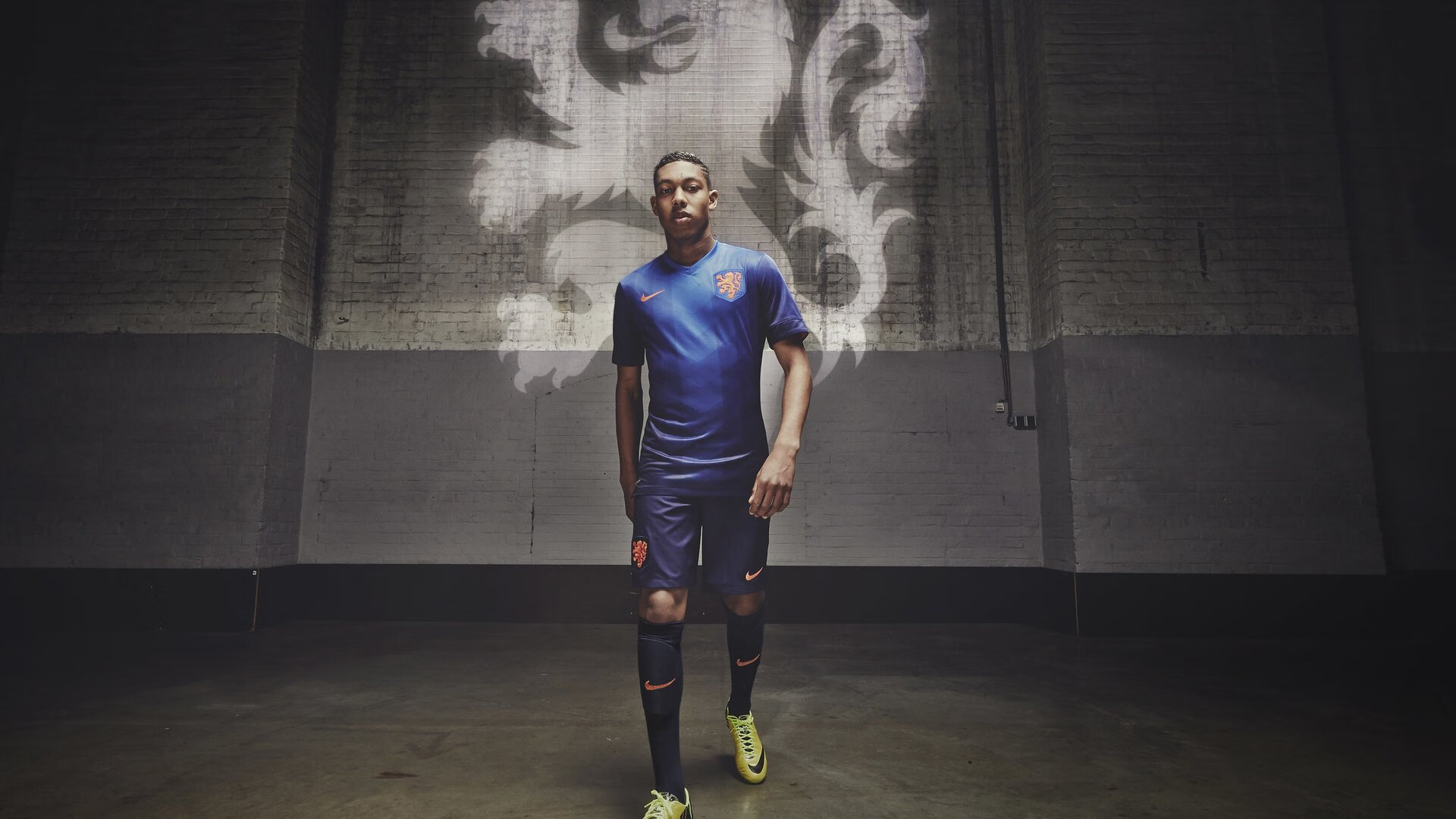 日本末节带走乌拉圭，奥纳纳完成里程碑，亚洲足球的坚韧与非洲门将的传奇