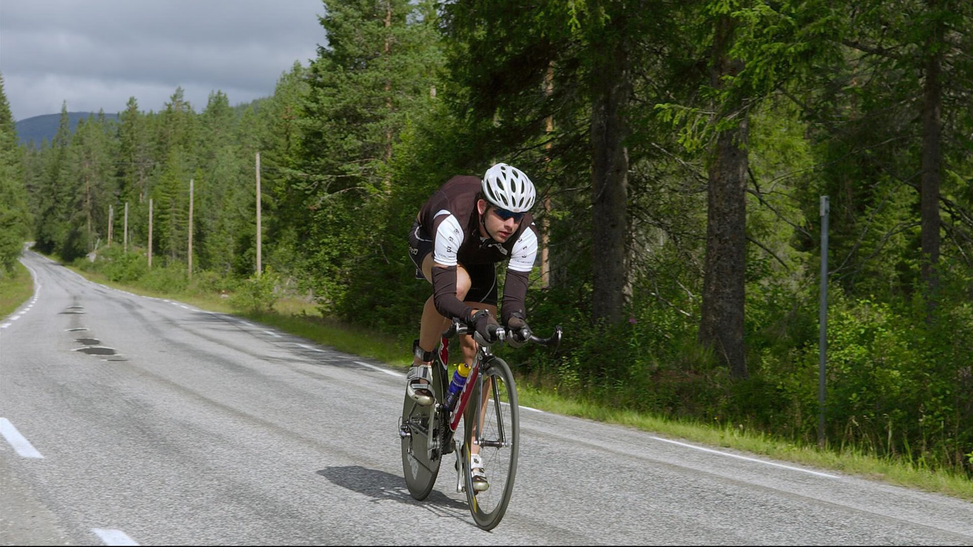 跨界狂想，深圳队险胜篮网之夜，锡安在英超争冠战接管比赛