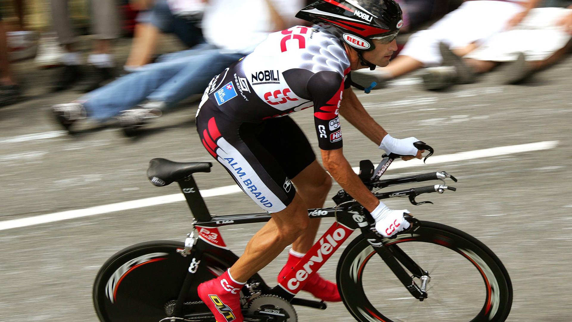 赛道新王诞生，皮亚斯特里独扛大旗，红牛车队完胜索伯的战术启示